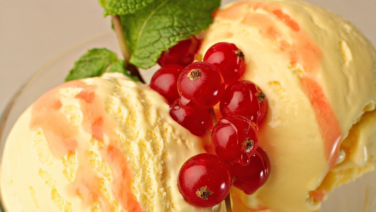 1200x677 IcecreamAndRedFruits
